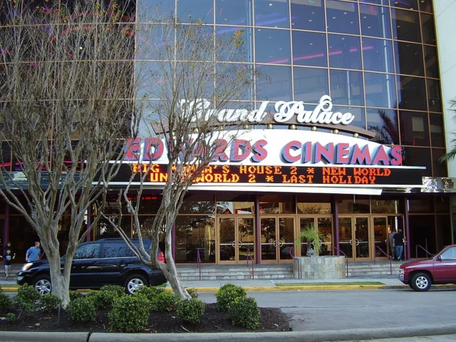 Regal Edwards Greenway Grand Palace ScreenX & RPX