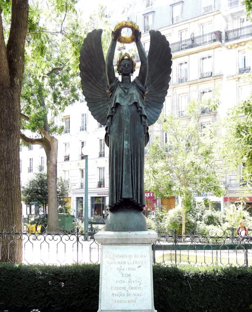 Aux Enfants du XII ARRt morts pour la France