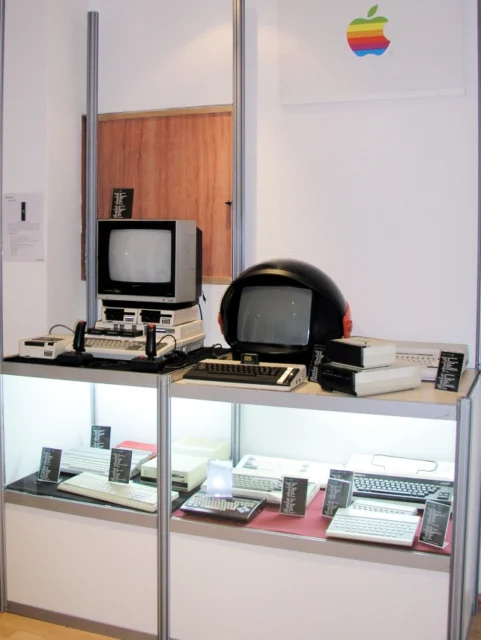 "Peek & Poke" old computers museum