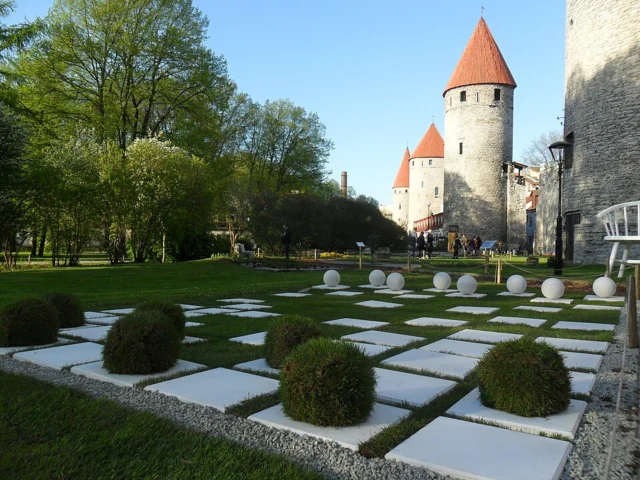 Tornide väljak