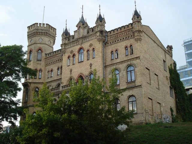 Hilary Raduszkiewicz palace