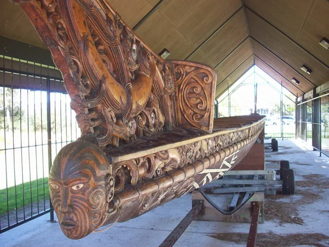 Te Arawa waka taua