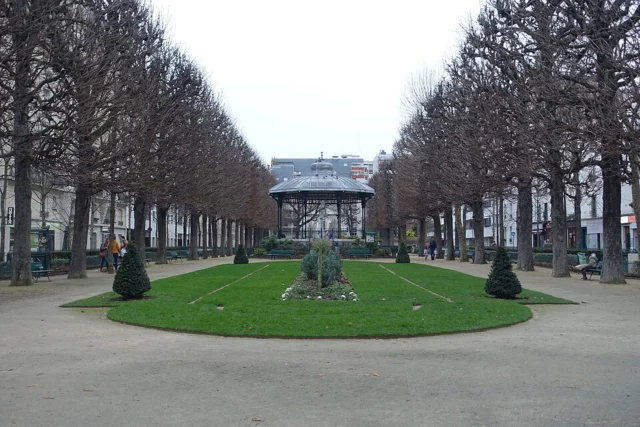 Square Yvette Chauviré