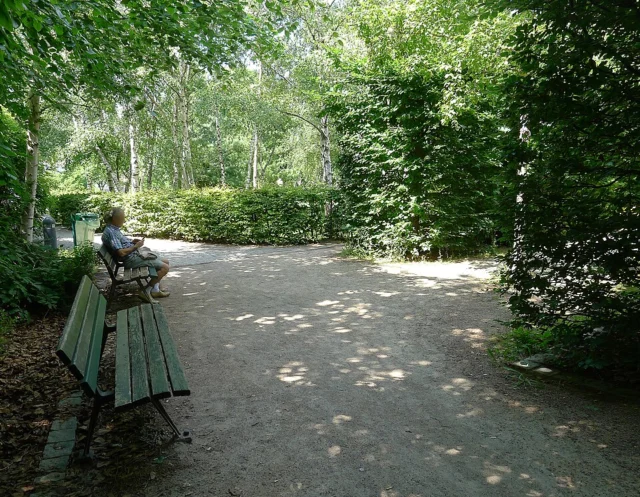 Square de l'Hopital Vaugirard