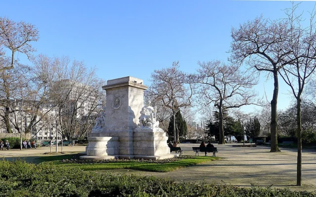 Square Barye