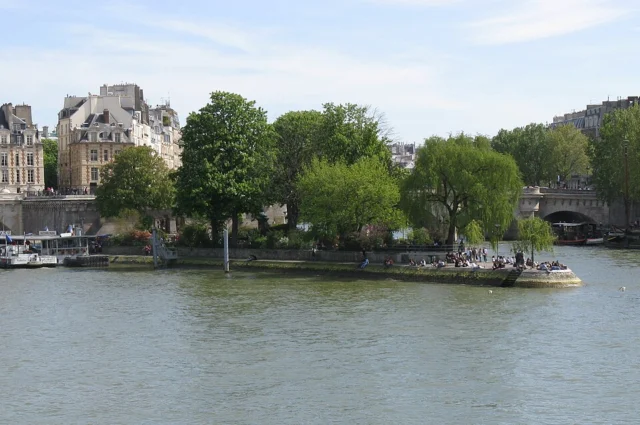 Square du Vert Galant