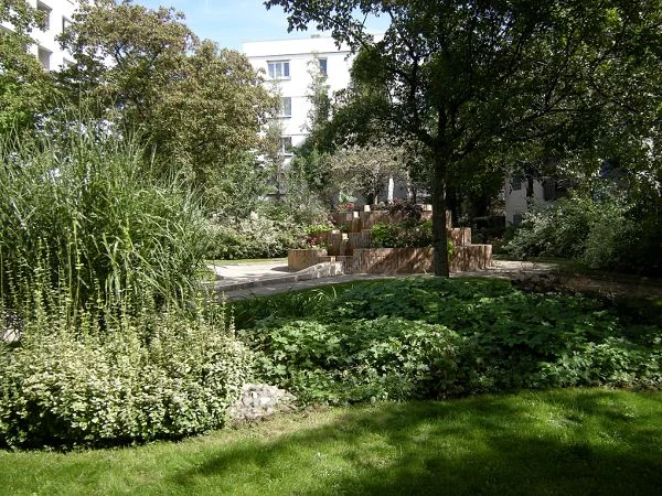 Square Frédéric Rossif