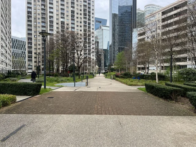 Square Henri Regnault