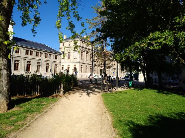 Square Charles Depéret