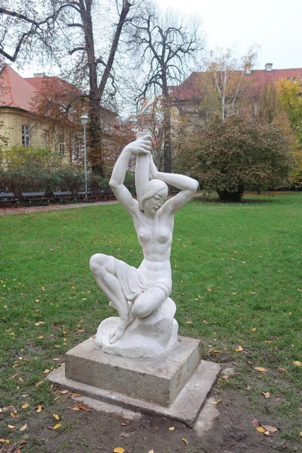 Dívka s amfórou