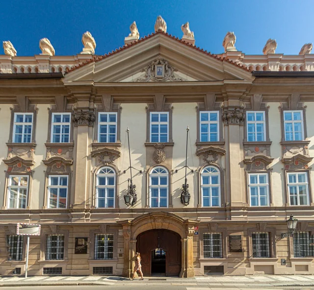 Kolovratský palác