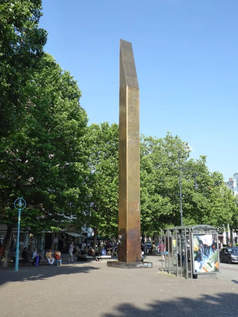 Obelisk am Henriettenplatz