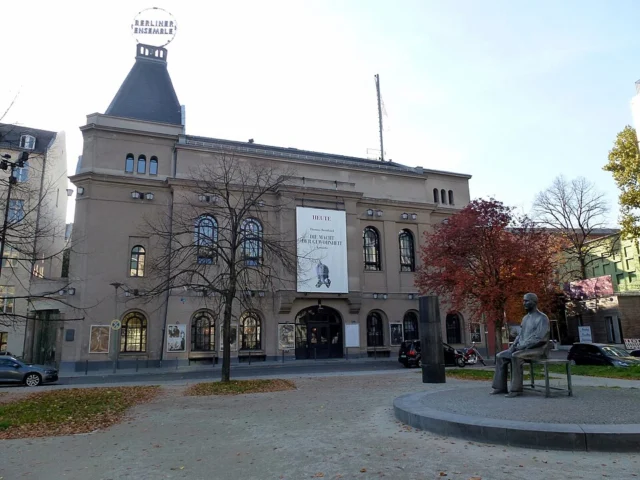 Bertolt-Brecht-Platz