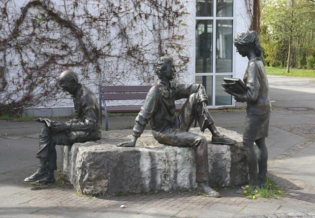 Die Lesenden