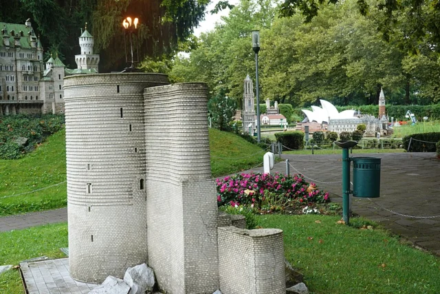 Mini-Jungfrauenturm