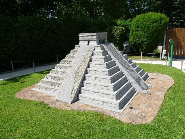 Mini-Pyramide des Kukulcán