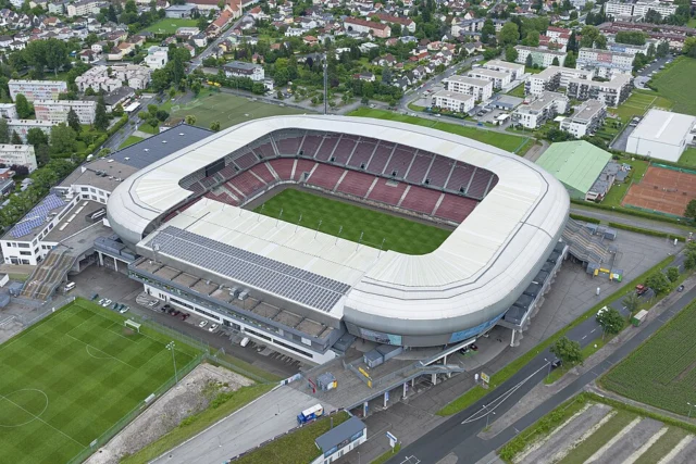 28 Black Arena
